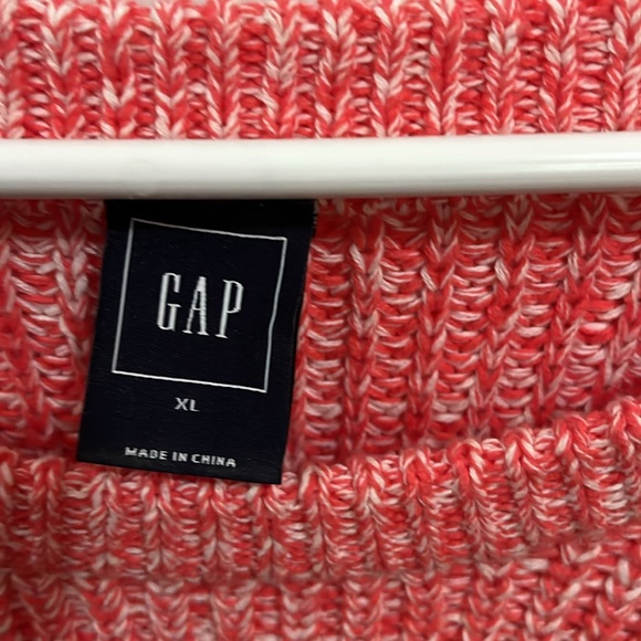 Fun GAP sweater - Picture 3 of 3